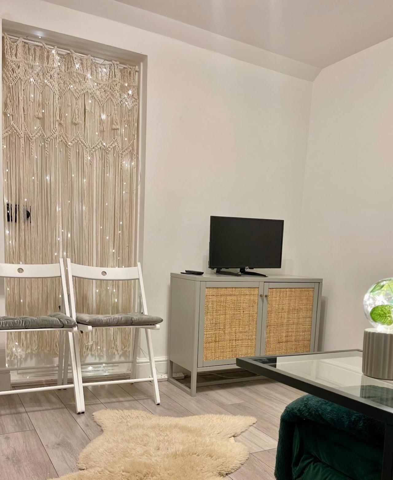 Apartment Zen Garden Hideaway. Close To Harry Potter&trains. *