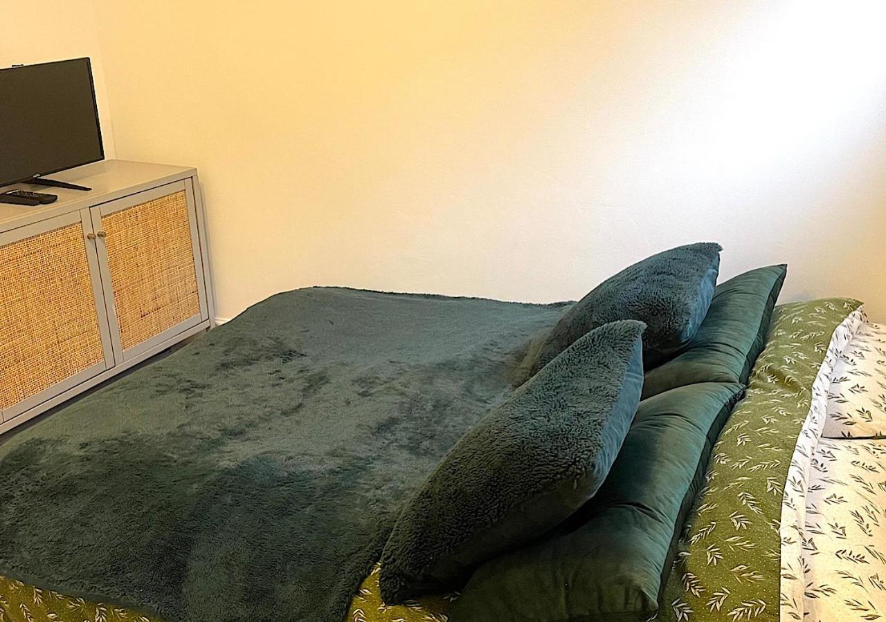 Apartment Zen Garden Hideaway. Close To Harry Potter&trains. *